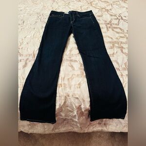 Gap women jeans size 29. New without tag.